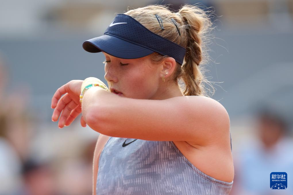 错位竞争与 错位竞争与