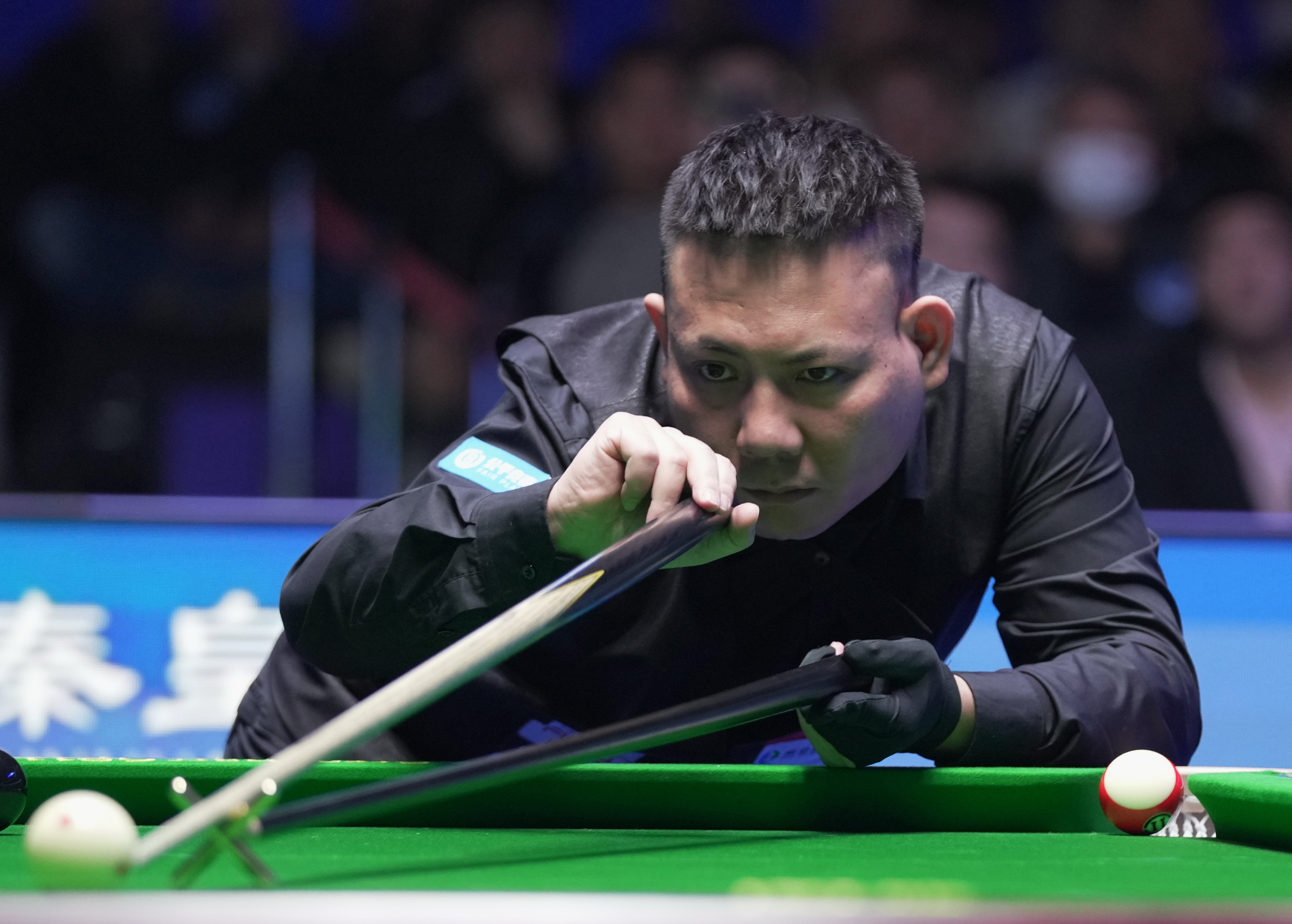 卡位的长人 卡位的长人